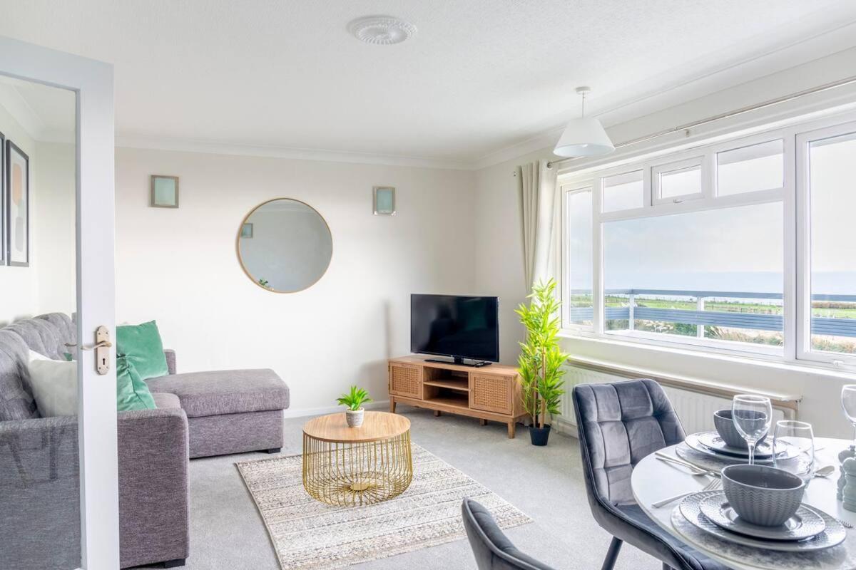 Breath Taking Sea View 2 Bedroom Sleeps 6- Parking Bournemouth Exterior photo